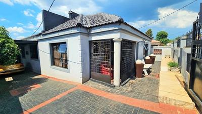 House For Sale in Atteridgeville, Atteridgeville