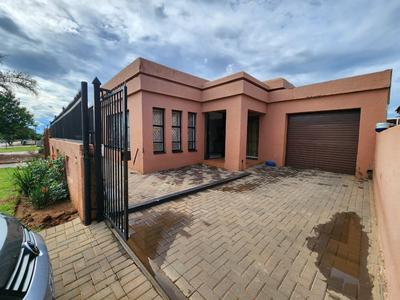 House For Sale in Atteridgeville, Atteridgeville