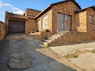 House For Sale in Atteridgeville, Atteridgeville