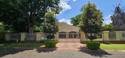 House For Sale in Theresa Park, Akasia