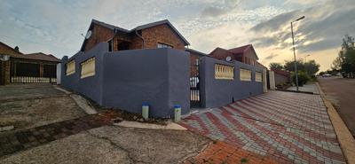 House For Sale in Atteridgeville, Atteridgeville