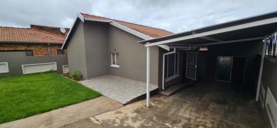 House For Sale in Atteridgeville, Atteridgeville
