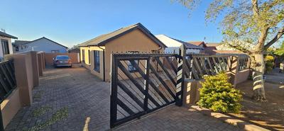 House For Sale in Lotus Gardens, Pretoria