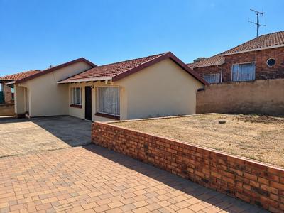 House For Sale in Atteridgeville, Atteridgeville