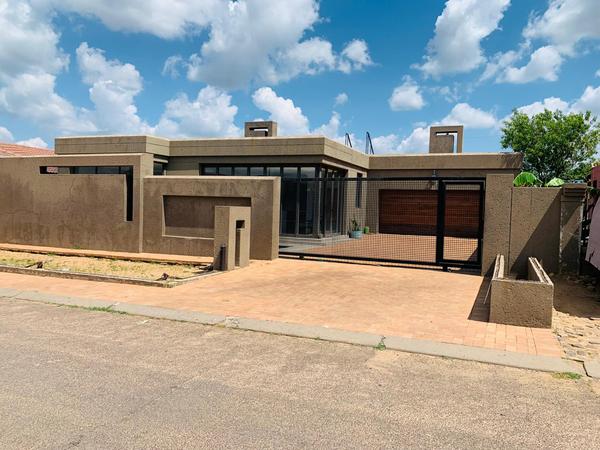 House For Sale in Ekangala, Ekangala Section D