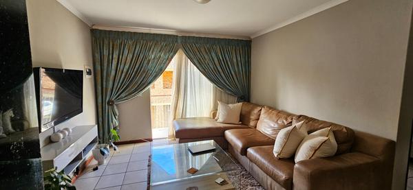 Apartment / Flat For Sale in Lotus Gardens, Pretoria