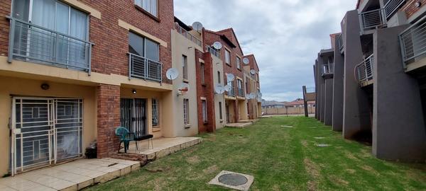 Apartment / Flat For Sale in The Orchards, Akasia