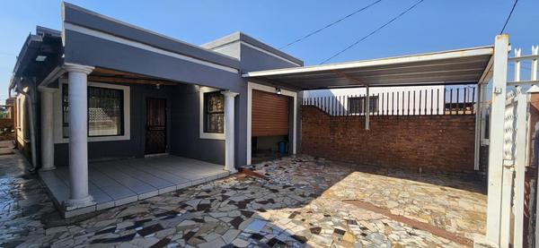 House For Sale in Atteridgeville, Atteridgeville